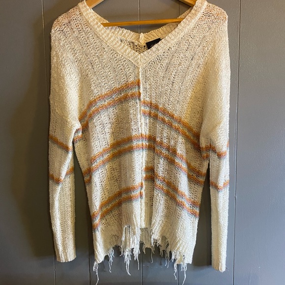 🌸3 for $20 Everything Must Go , Size Small, V Neck - Picture 3 of 6